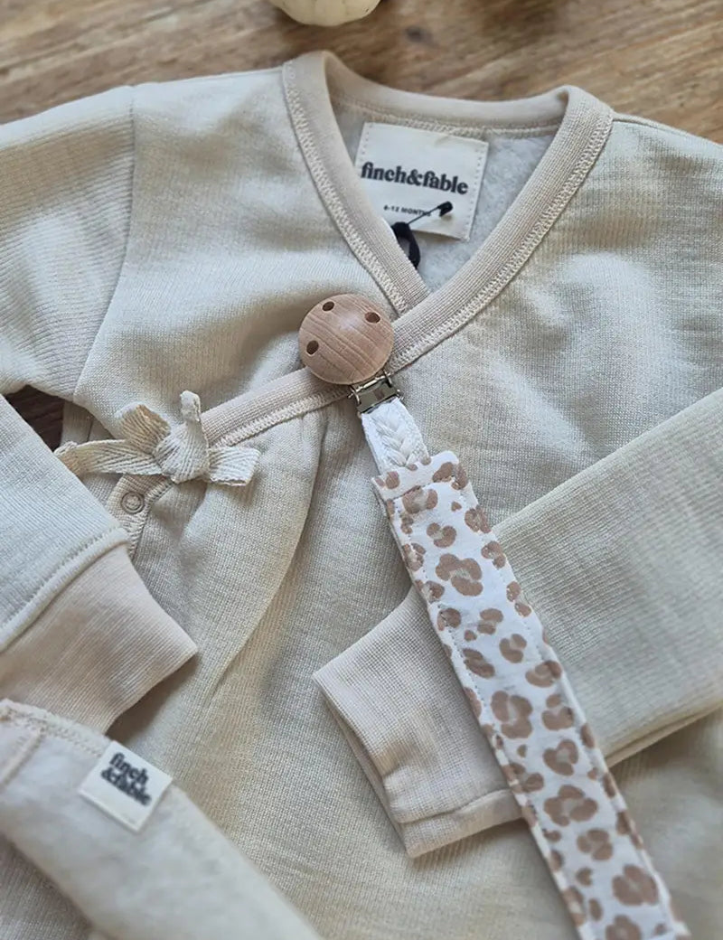 attache-tetine-vetement